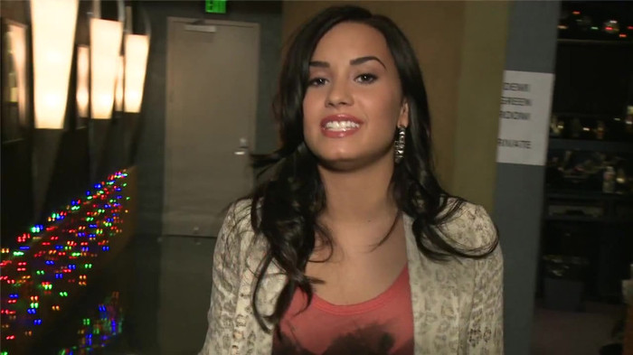 Demi Lovato - Disney Sing It - Behind the Scenes 02537