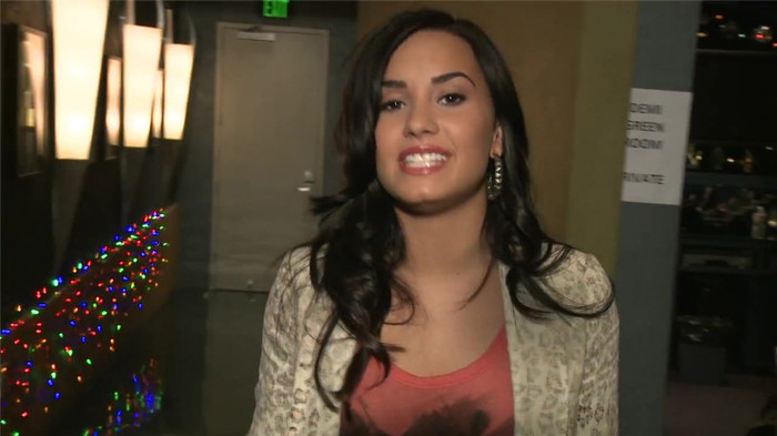 Demi Lovato - Disney Sing It - Behind the Scenes 02549