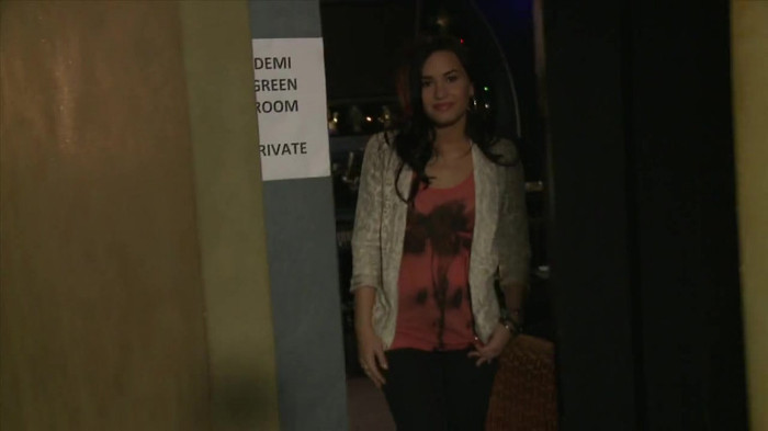 Demi Lovato - Disney Sing It - Behind the Scenes 01664 - Demilush - Disney Sing It - Behind the Scenes Part oo4