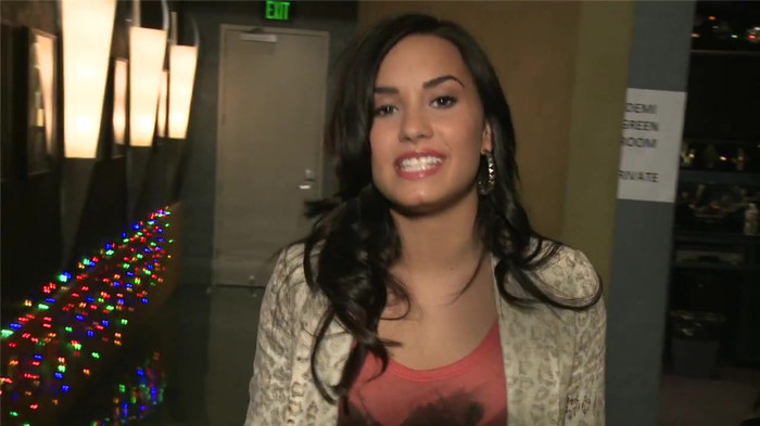 Demi Lovato - Disney Sing It - Behind the Scenes 02562