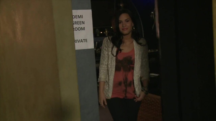 Demi Lovato - Disney Sing It - Behind the Scenes 01678 - Demilush - Disney Sing It - Behind the Scenes Part oo4
