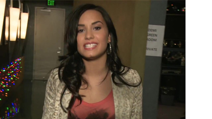 Demi Lovato - Disney Sing It - Behind the Scenes 02570 - Demilush - Disney Sing It - Behind the Scenes Part oo6
