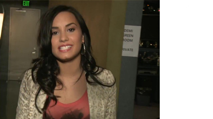 Demi Lovato - Disney Sing It - Behind the Scenes 02574