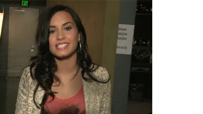 Demi Lovato - Disney Sing It - Behind the Scenes 02576 - Demilush - Disney Sing It - Behind the Scenes Part oo6