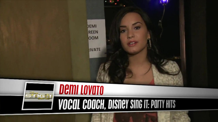 Demi Lovato - Disney Sing It - Behind the Scenes 02186 Demi Lovato - Disney Sing It - Behind the Scenes 02186