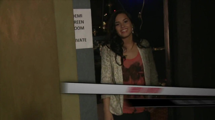 Demi Lovato - Disney Sing It - Behind the Scenes 01808