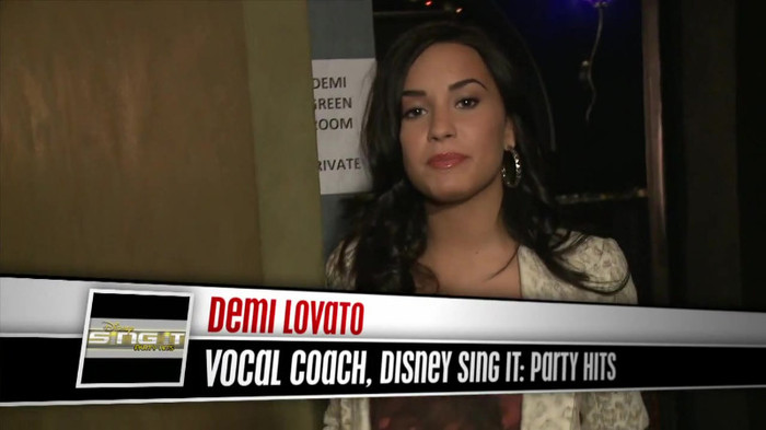 Demi Lovato - Disney Sing It - Behind the Scenes 02237