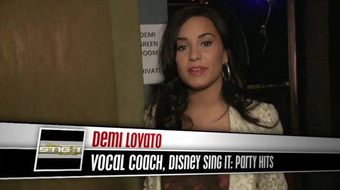 Demi Lovato - Disney Sing It - Behind the Scenes 02246 Demi Lovato - Disney Sing It - Behind the Scenes 02246