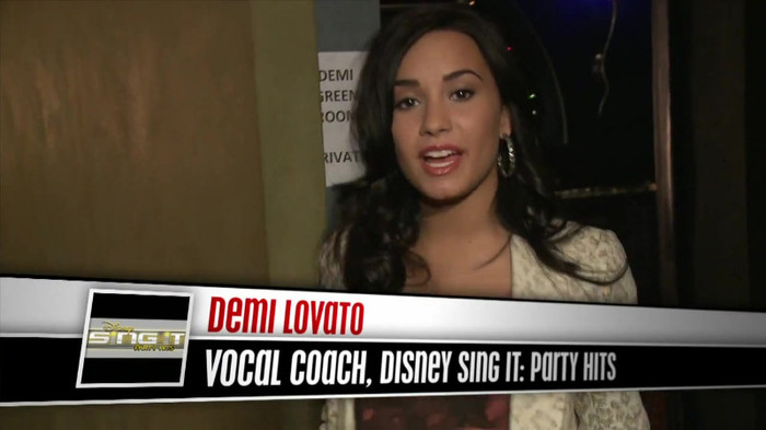 Demi Lovato - Disney Sing It - Behind the Scenes 02251 Demi Lovato - Disney Sing It - Behind the Scenes 02251
