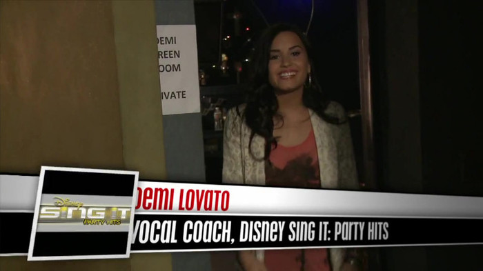 Demi Lovato - Disney Sing It - Behind the Scenes 01898
