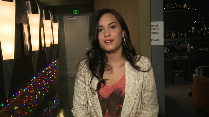 Demi Lovato - Disney Sing It - Behind the Scenes 03045