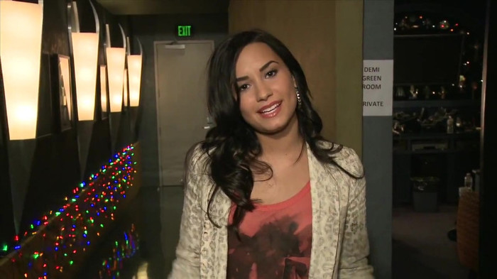 Demi Lovato - Disney Sing It - Behind the Scenes 03268