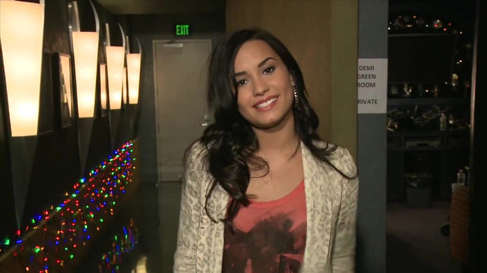 Demi Lovato - Disney Sing It - Behind the Scenes 03279