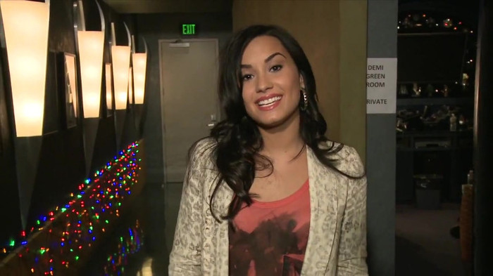 Demi Lovato - Disney Sing It - Behind the Scenes 03335