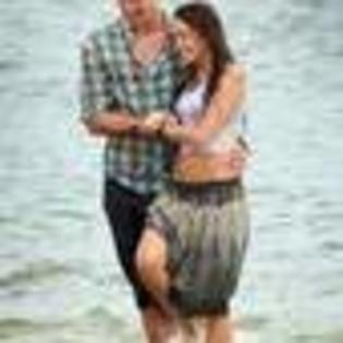 the-last-song-740114l-thumbnail_gallery - Hannah Montanna
