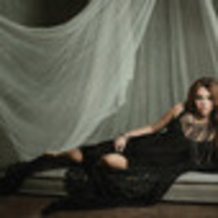 miley-cyrus-119483l-thumbnail_gallery