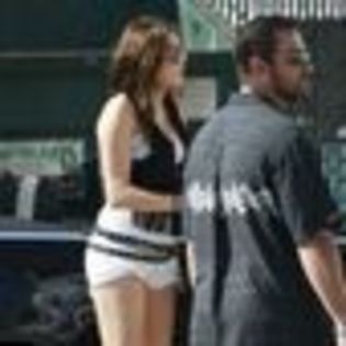 miley-cyrus-126368l-thumbnail_gallery