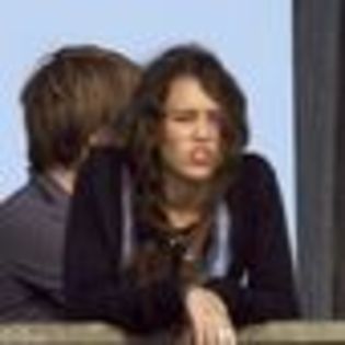 miley-cyrus-200394l-thumbnail_gallery