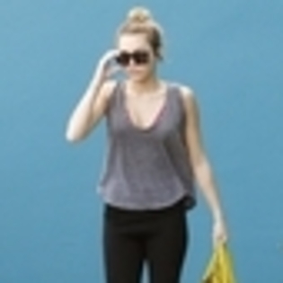 miley-cyrus-288193l-thumbnail_gallery - Hannah Montanna