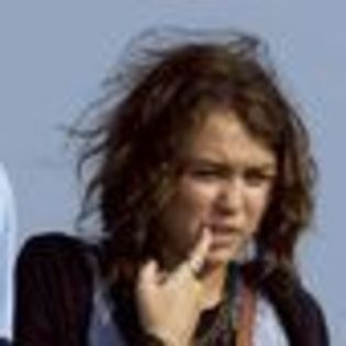miley-cyrus-864446l-thumbnail_gallery