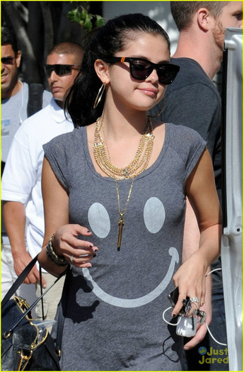 selena-gomez-memorial-day-07