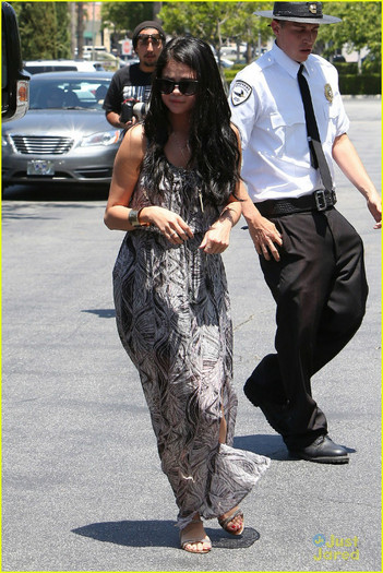 justin-bieber-selena-gomez-movies-05 - Selena Gomez and Justin Bieber Movie Matinee