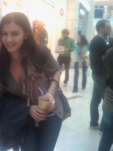 563460_111382418996806_100003751461191_54947_2020380666_n - 00 Alina Eremia 00