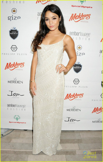 vanessa-hudgens-amber-lounge-01 - Vanessa Hudgens Amber Lounge Fashion Show Hostess