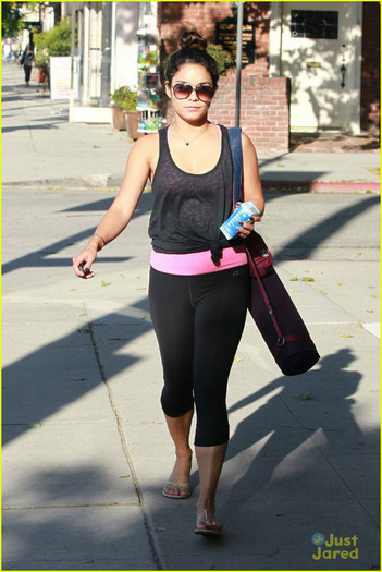 vanessa-hudgens-yoga-tuesday-05 - Vanessa Hudgens Tuesday Yoga Class Cutie