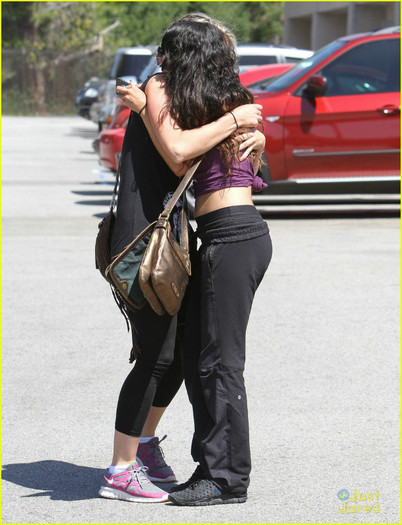 hudgens-gym-03 - Vanessa Hudgens Gym Time with Laura New