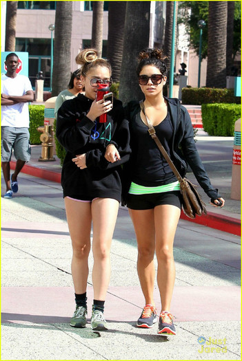 vanessa-hudgens-gym-stella-07 - Vanessa Hudgens and Stella Gym Junkies