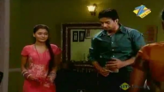 28 - sara khan aka mona -aka sadhna -capturi