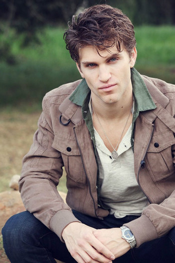 ღTobyღ - l - O Keegan Allen