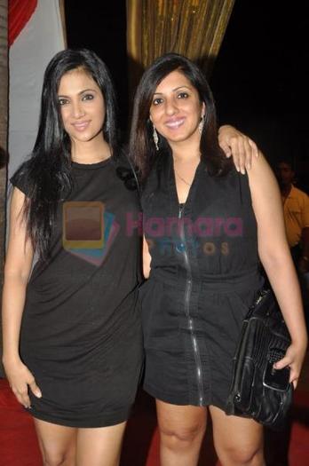 3 - DILL MILL GAYYE - Shona - In A Launch Party Of Slim Sutra