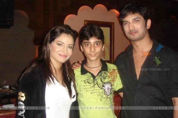 543191_104302746377332_1430570370_n - xxArchana and Manavxx