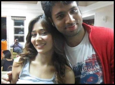 1 - sara khan10