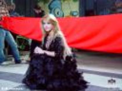 anda-adam-filmari-clip-nou-7-aprilie-by-mondeninfo-5.thumbnail - Anda-Adam