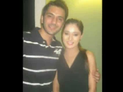 00_00_06 - sara khan10