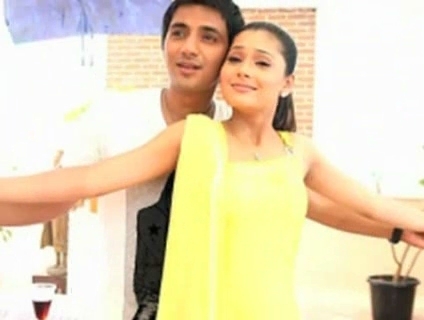 00_00_23 - sara khan10