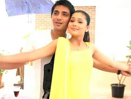 00_00_29 - sara khan10