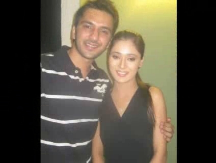 00_00_34 - sara khan10