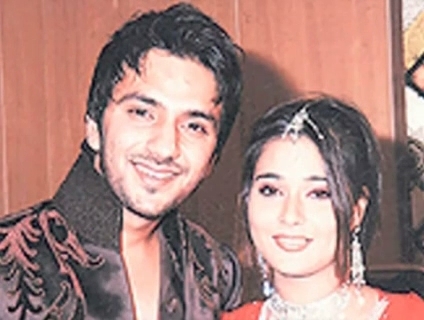 00_00_37 - sara khan10