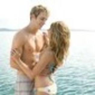 aliens-in-the-attic-329739l-thumbnail_gallery - Ashley Tisdale