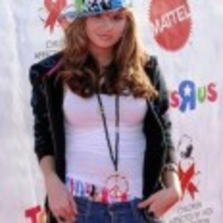 Debby_Ryan_1265524336_1