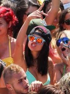 images (5) - Selena Gomez Spring Breakers