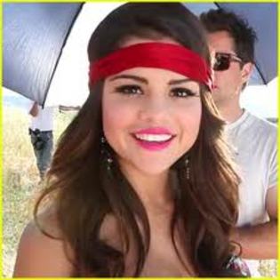 download - Selena Gomez love you like a love song