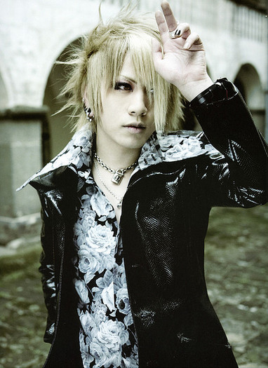 Ruki(3) - ZzZ Pentru fanii trupei The Gazette ZzZ