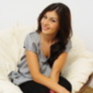 alina-eremia-384944l-thumbnail_gallery