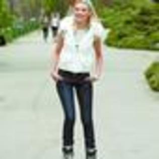 diana-dumitrescu-562294l-thumbnail_gallery