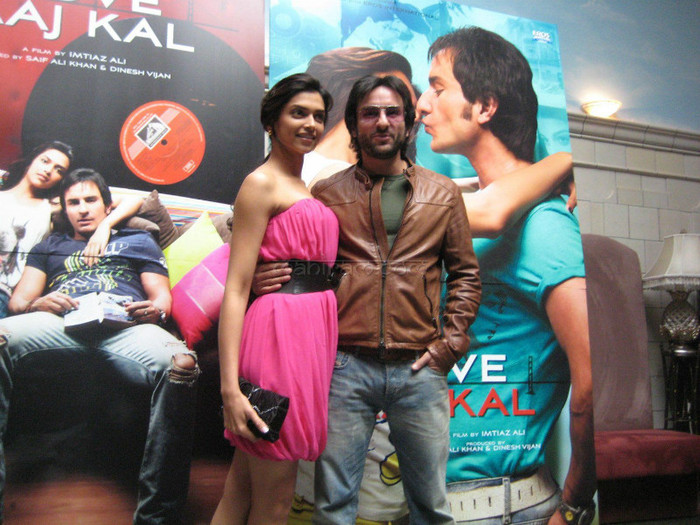 deepika-padukone-saif-ali-khan-at-love-aaj-kal-london-press-conference-1_0 - xxLove aaj kal-O dragoste modernaxx